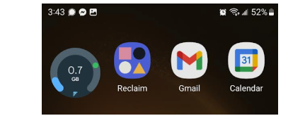 L'icona dell'app Reclaim nel cassetto delle app di Android viene trascinata sulla schermata principale. 